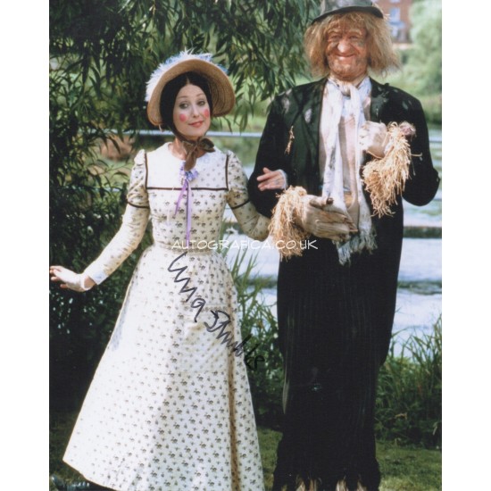 Una Stubbs Aunt Sally signed authentic genuine signature album UACC
