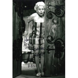 Barbara Windsor genuine signed authentic signature photo COA UACC