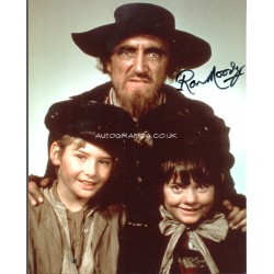 Ron Moody Oliver! genuine authentic autograph signed signature photo.