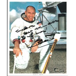 Alan Bean Apollo 12 genuine authentic autograph signed signature photo.