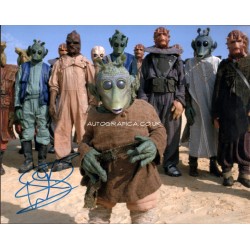 Warwick Davis Star Wars genuine authentic autograph signed signature photo.