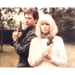 Glynis Barber Makepiece genuine authentic autograph signed signature photo.