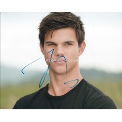 Taylor Lautner Twilight genuine authentic autograph signed signature photo.