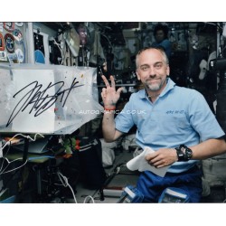 Richard Garriott astronaut genuine authentic autograph signed signature photo.