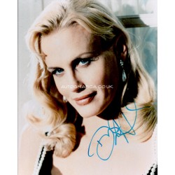 Daryl Hanna genuine authentic autograph signed signature photo.