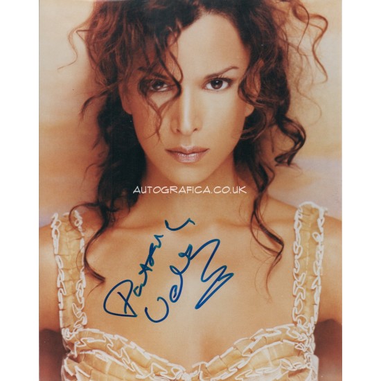 Patricia Valesquez genuine authentic autograph signed signature photo.